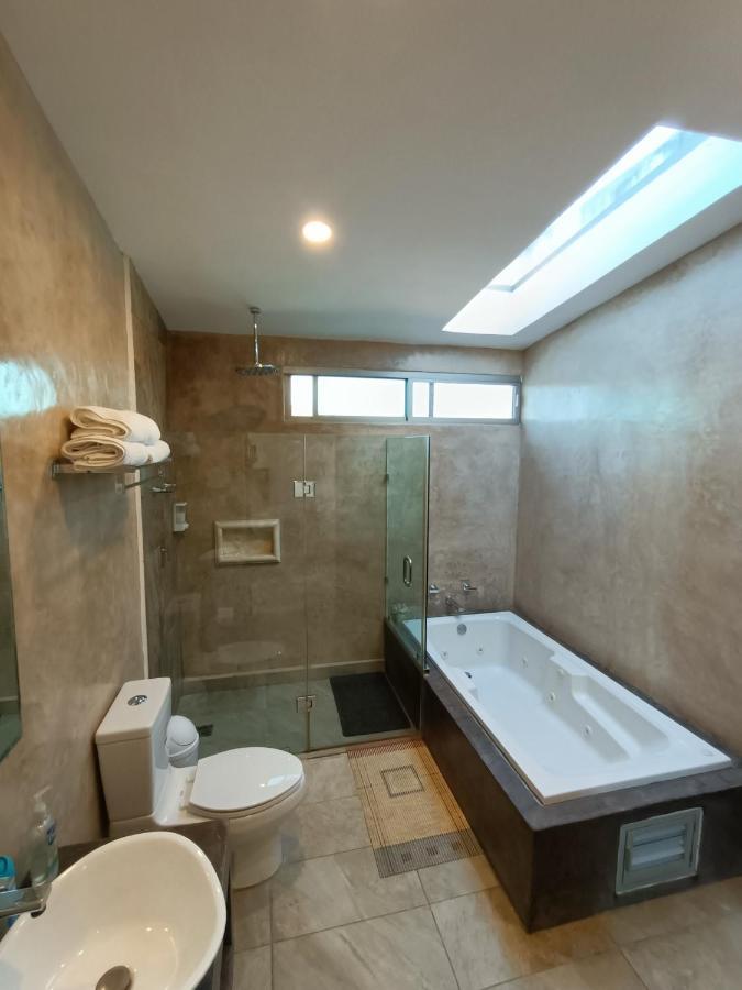 Casa Hector, Con Jacuzzi, Cerca Del Foro Gnp. Villa Merida Exterior photo