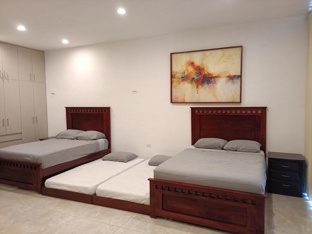 Casa Hector, Con Jacuzzi, Cerca Del Foro Gnp. Villa Merida Exterior photo