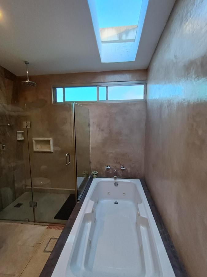 Casa Hector, Con Jacuzzi, Cerca Del Foro Gnp. Villa Merida Exterior photo